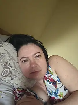 Snapshot of EmmaEmmy40 chatting on 07/16/26, 03:56 EmmaEmmy40 online show from 07/16/26, 03:56