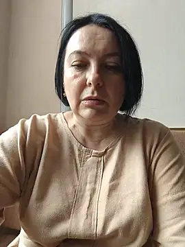 Snapshot of EmmaEmmy40 chatting on 07/20/26, 10:39 EmmaEmmy40 online show from 07/20/26, 10:39