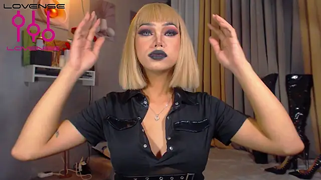 Snapshot of Lexi_ThunderFuck chatting on 07/16/26, 01:22 Lexi ThunderFuck online show from 07/16/26, 01:22