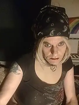 Snapshot of rustle1 chatting on 05/13/26, 05:05 rustle1 online show from 05/13/26, 05:05