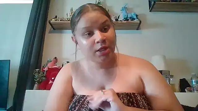 prettybabygurl04 online show from 05/04/26, 08:16