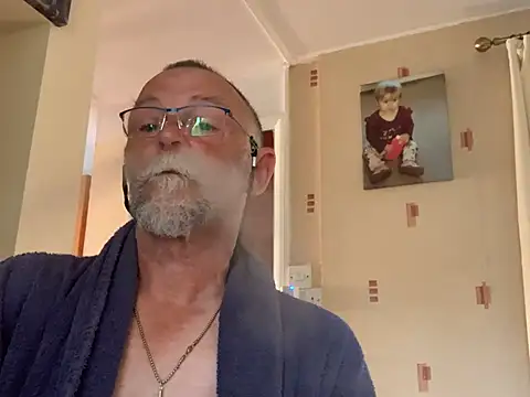 Moonraker64 online show from 07/10/26, 05:56