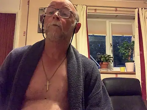 Moonraker64 online show from 08/05/26, 04:37