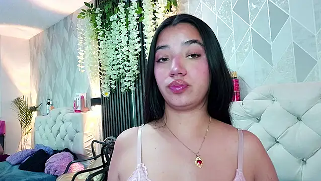 Snapshot of Zaira_bonny chatting on 06/17/26, 03:02 Zaira bonny online show from 06/17/26, 03:02