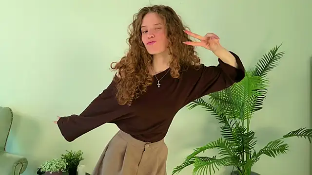 Mila Stain online show from 05/12/26, 05:26