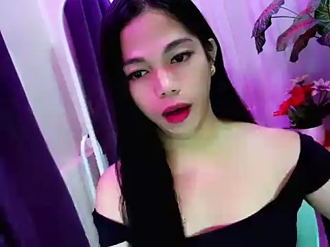 Snapshot of sexyfucksophia chatting on 07/04/26, 06:47 sexyfucksophia online show from 07/04/26, 06:47