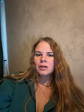 Snapshot of MaryMathews_ chatting on 06/16/26, 01:30 MaryMathews online show from 06/16/26, 01:30
