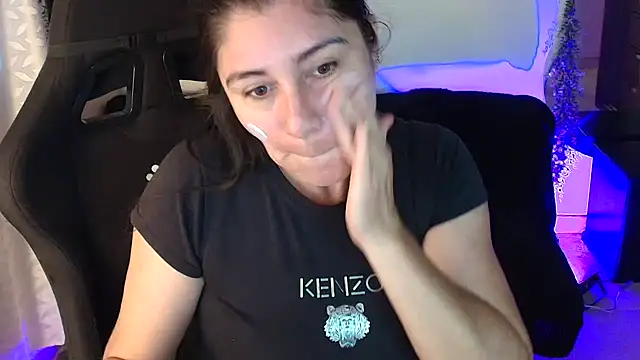 LUCYMILF SEXY online show from 05/24/26, 01:05