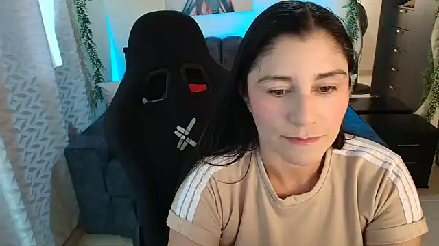 LUCYMILF SEXY online show from 06/09/26, 05:57