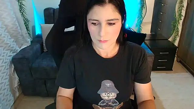 LUCYMILF SEXY online show from 06/15/26, 06:32