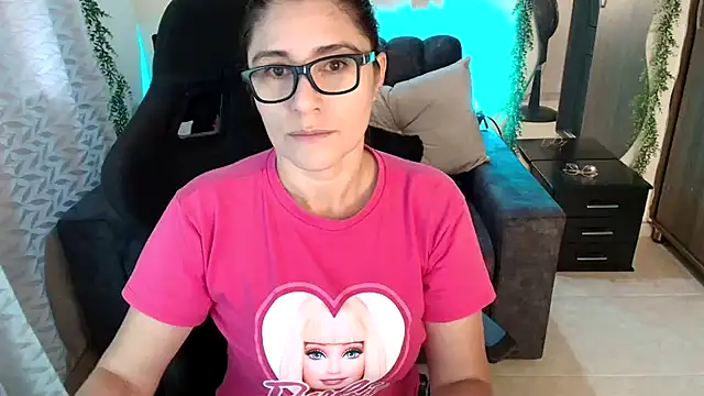 Snapshot of LUCYMILF_SEXY chatting on 07/12/26, 02:08 LUCYMILF SEXY online show from 07/12/26, 02:08