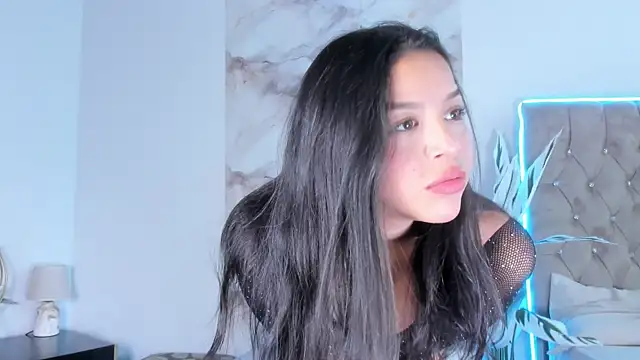 Clara4w online show from 06/21/26, 12:08