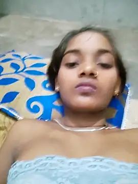 Snapshot of hotstudentkhusboo chatting on 06/12/26, 03:44 hotstudentkhusboo online show from 06/12/26, 03:44