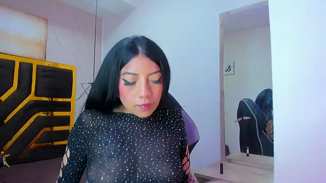 Snapshot of Ey_Im_simone_ chatting on 07/02/26, 12:33 Ey Im simone online show from 07/02/26, 12:33