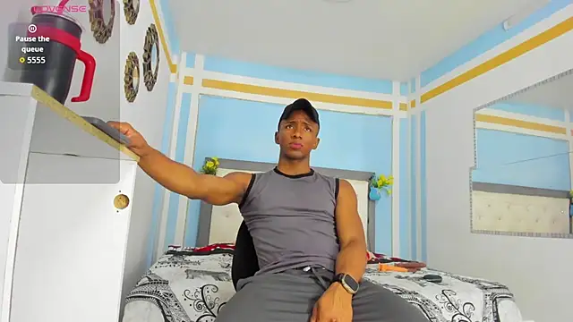 Snapshot of CloeHuffman chatting on 06/22/26, 08:39 CloeHuffman online show from 06/22/26, 08:39