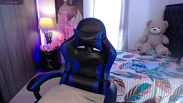 MarQueen1  online show from 05/11/26, 04:04