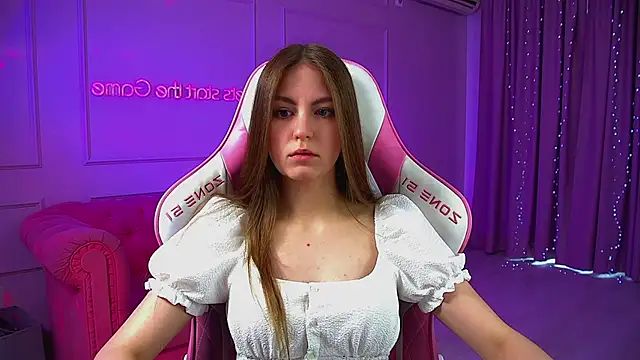 Snapshot of SofiaSarvains chatting on 06/21/26, 06:16 SofiaSarvains online show from 06/21/26, 06:16