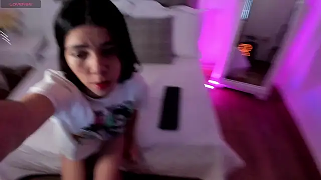 cutesofiaa online show from 05/27/26, 06:38
