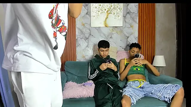 Snapshot of TWINKS_BOYSX chatting on 07/14/26, 01:17 TWINKS BOYSX online show from 07/14/26, 01:17