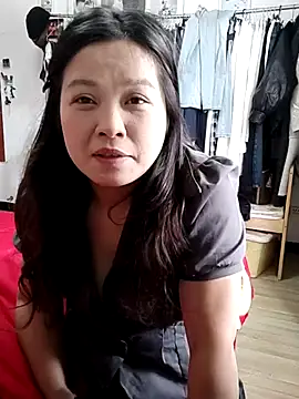 Snapshot of huifei912 chatting on 05/09/26, 05:12 huifei912 online show from 05/09/26, 05:12