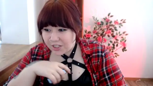 Snapshot of KarolinasHot chatting on 05/24/26, 03:50 KarolinasHot online show from 05/24/26, 03:50