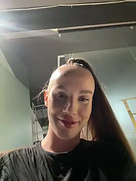 Snapshot of Jasmin_Glow chatting on 06/26/26, 12:31 Jasmin Glow online show from 06/26/26, 12:31