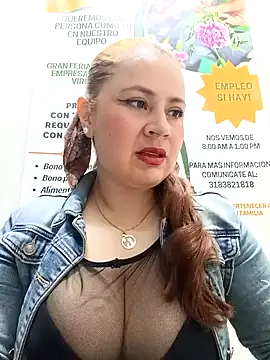 Snapshot of VANESSA__28 chatting on 06/25/26, 04:11 VANESSA 28 online show from 06/25/26, 04:11