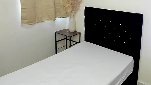 Melody vixxenx online show from 06/26/26, 11:09