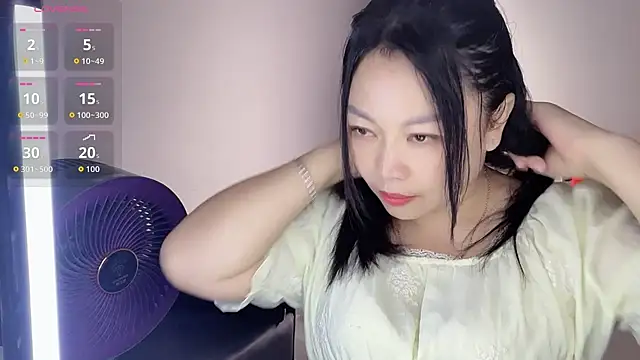 Snapshot of Lisha00 chatting on 08/09/26, 05:23 Lisha00 online show from 08/09/26, 05:23