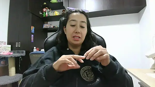 saramaSS online show from 05/27/26, 04:09