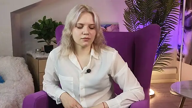 JenGinanni online show from 05/06/26, 02:11
