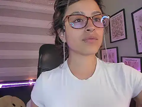 Snapshot of Lusiana__ chatting on 05/15/26, 12:45 Lusiana online show from 05/15/26, 12:45