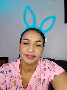 Snapshot of mell0102 chatting on 06/16/26, 01:47 mell0102 online show from 06/16/26, 01:47