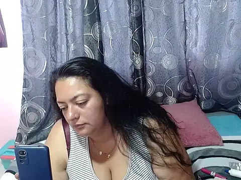 Snapshot of FabritziAPiel chatting on 05/26/26, 02:57 FabritziAPiel online show from 05/26/26, 02:57