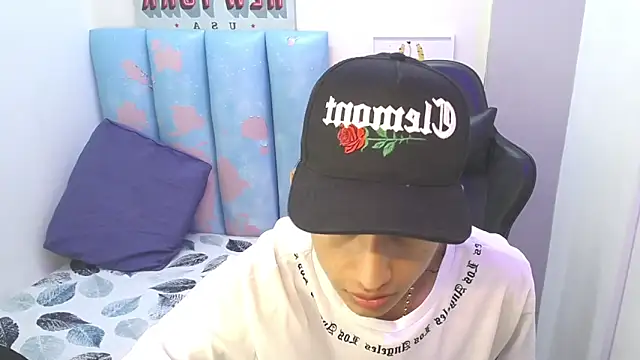 liam play online show from 05/15/26, 03:13