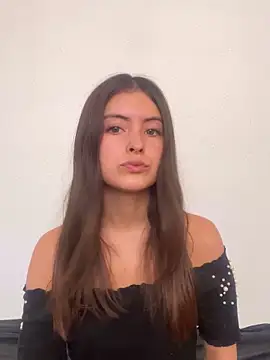 Snapshot of serenaa_velvett chatting on 05/23/26, 07:18 serenaa velvett online show from 05/23/26, 07:18