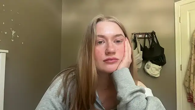 lolaXKitty online show from 05/07/26, 07:52