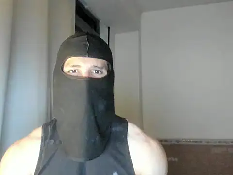 Snapshot of mysterious_muscles chatting on 07/17/26, 12:39 mysterious muscles online show from 07/17/26, 12:39