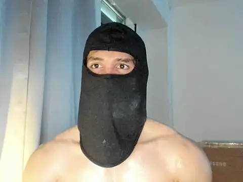 Snapshot of mysterious_muscles chatting on 07/17/26, 10:36 mysterious muscles online show from 07/17/26, 10:36