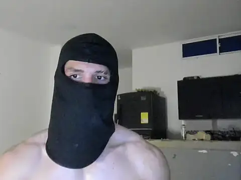 Snapshot of mysterious_muscles chatting on 07/25/26, 02:09 mysterious muscles online show from 07/25/26, 02:09