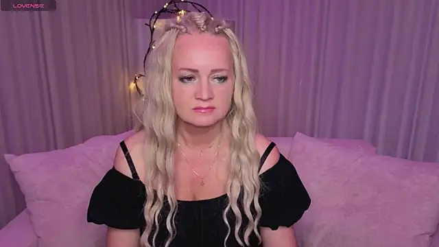 Snapshot of Ingrid_Eriksen chatting on 06/01/26, 01:29 Ingrid Eriksen online show from 06/01/26, 01:29
