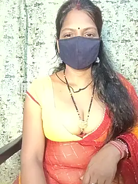 Snapshot of Juli_80 chatting on 06/19/26, 03:05 Juli 80 online show from 06/19/26, 03:05
