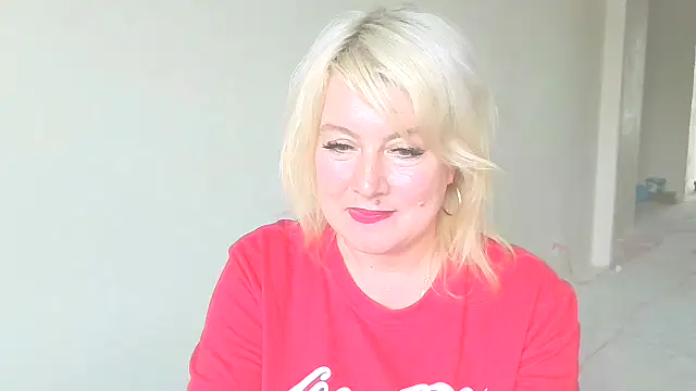 MollyyJoyy online show from 05/15/26, 02:57
