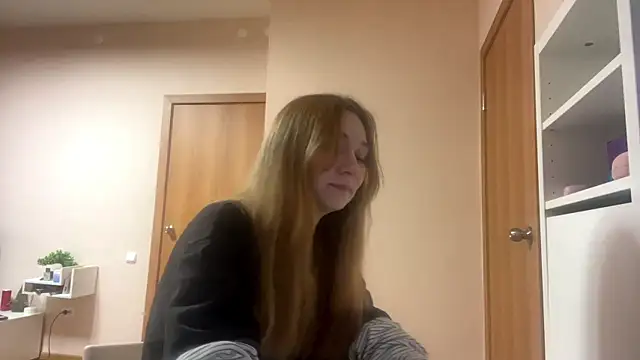 Snapshot of alya_dream chatting on 05/11/26, 04:04 alya dream online show from 05/11/26, 04:04