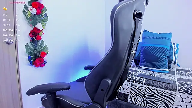 Snapshot of alberth_cm_ chatting on 06/19/26, 04:11 alberth cm online show from 06/19/26, 04:11