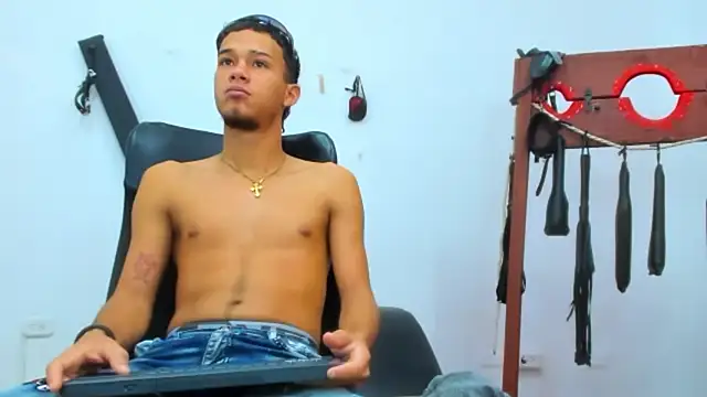 friends lust latin online show from 05/25/26, 06:25