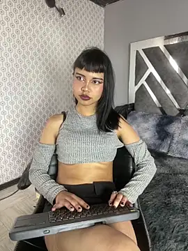 AntonellaCooper Pink online show from 05/12/26, 05:32