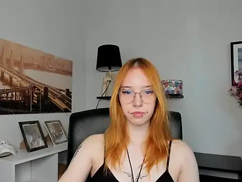 Snapshot of foxSonya chatting on 05/26/26, 05:36 foxSonya online show from 05/26/26, 05:36