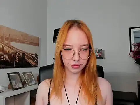 Snapshot of foxSonya chatting on 05/27/26, 05:37 foxSonya online show from 05/27/26, 05:37
