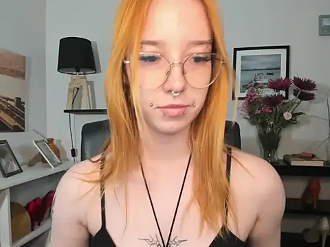 Snapshot of foxSonya chatting on 06/10/26, 05:39 foxSonya online show from 06/10/26, 05:39
